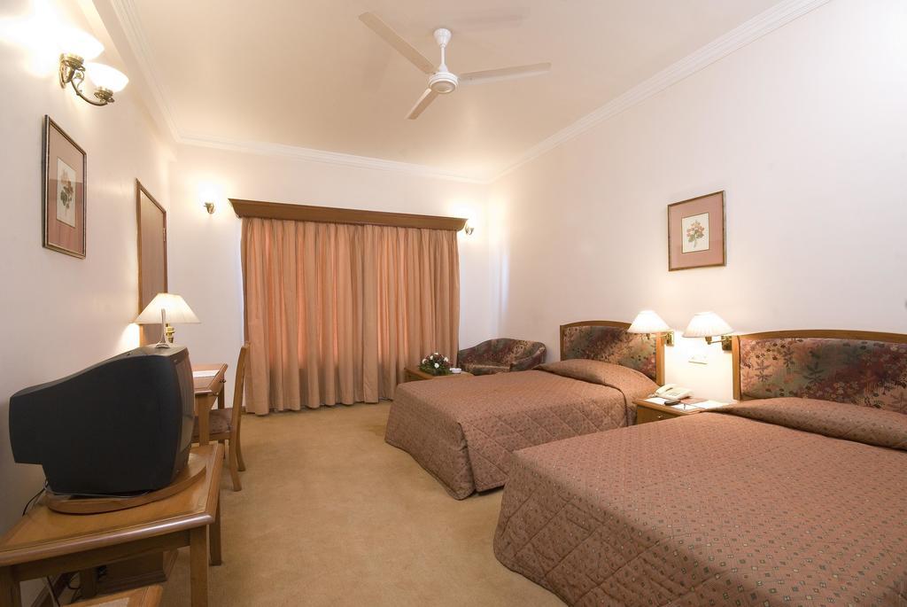Hotel Express Residency-Jamnagar Room photo