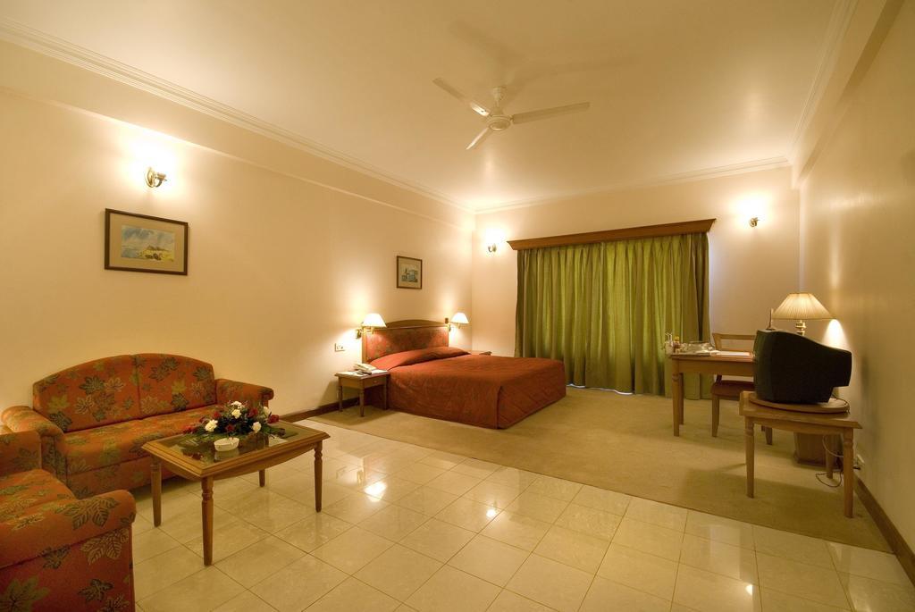 Hotel Express Residency-Jamnagar Room photo